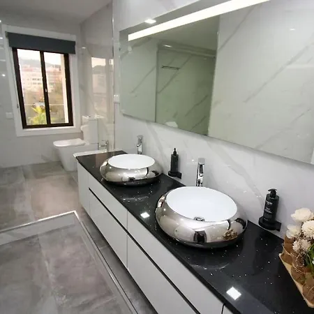 Сasa de vacaciones Requinte House *