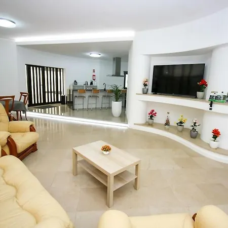 Dom wakacyjny Requinte House