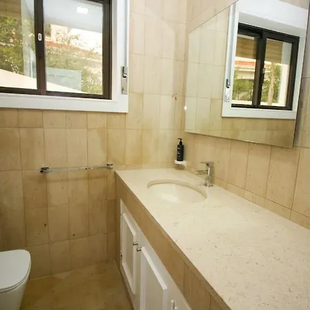 Сasa de vacaciones Requinte House