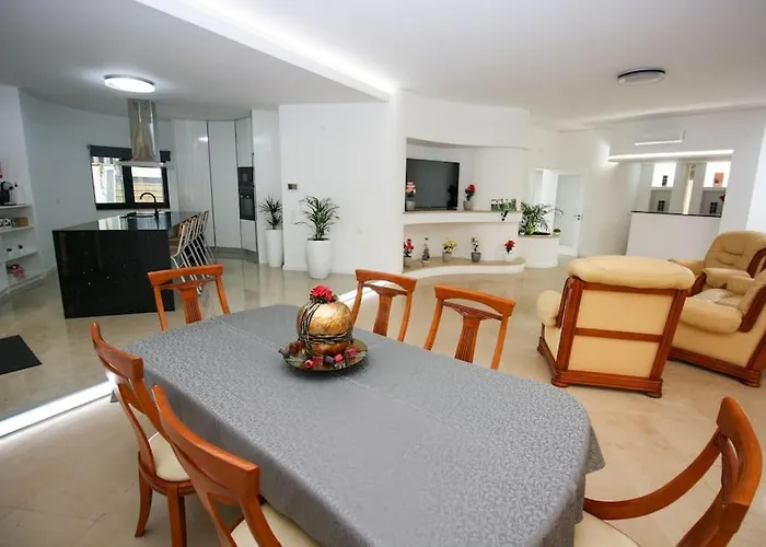 Requinte House 펜션 Nogueira do Cravo (Aveiro)